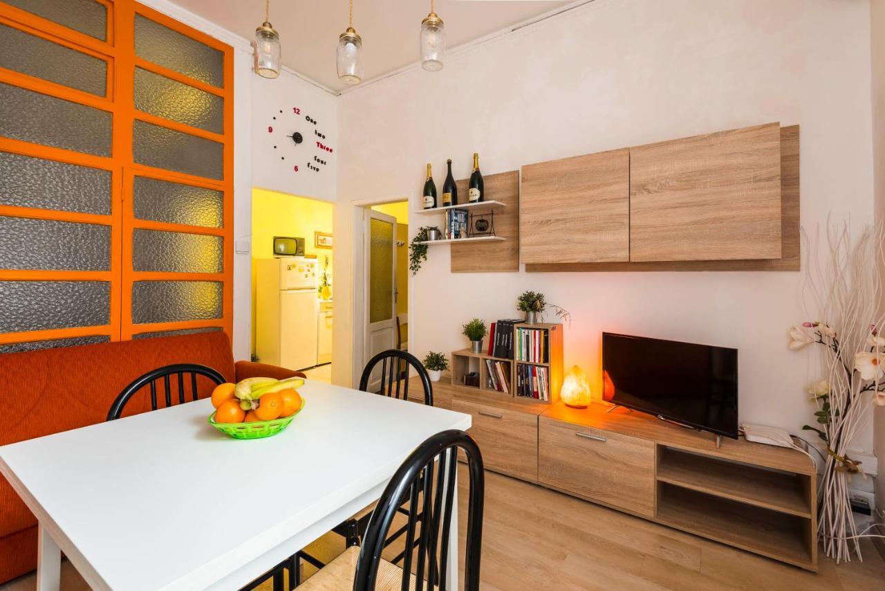 Elly's House Apartment
